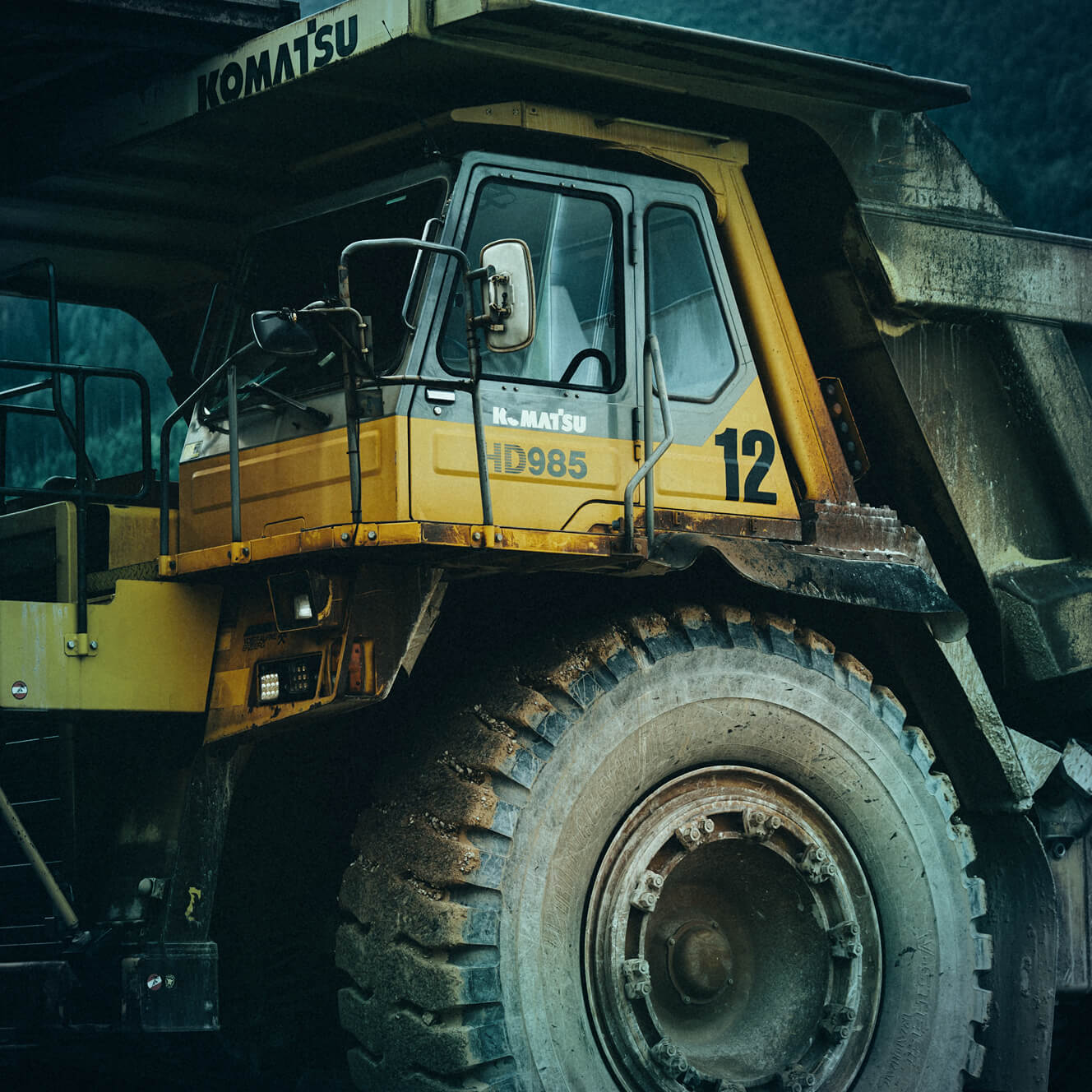Mining haul truck